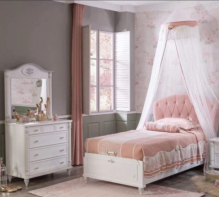 Скрин «Romantic» с четири чекмеджета, размер 90х88х49см